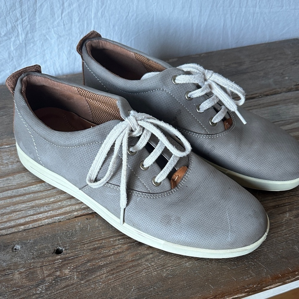 Ecco Men's Stylish Gray Sneakers